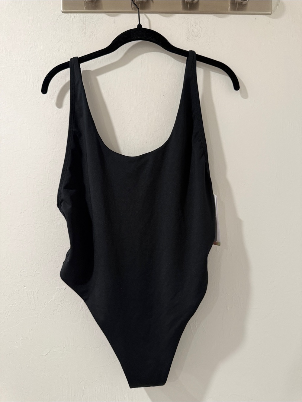 Speedo NWT Women’s L Black One Piece Swimsuit Adjustable Straps Scoop Back